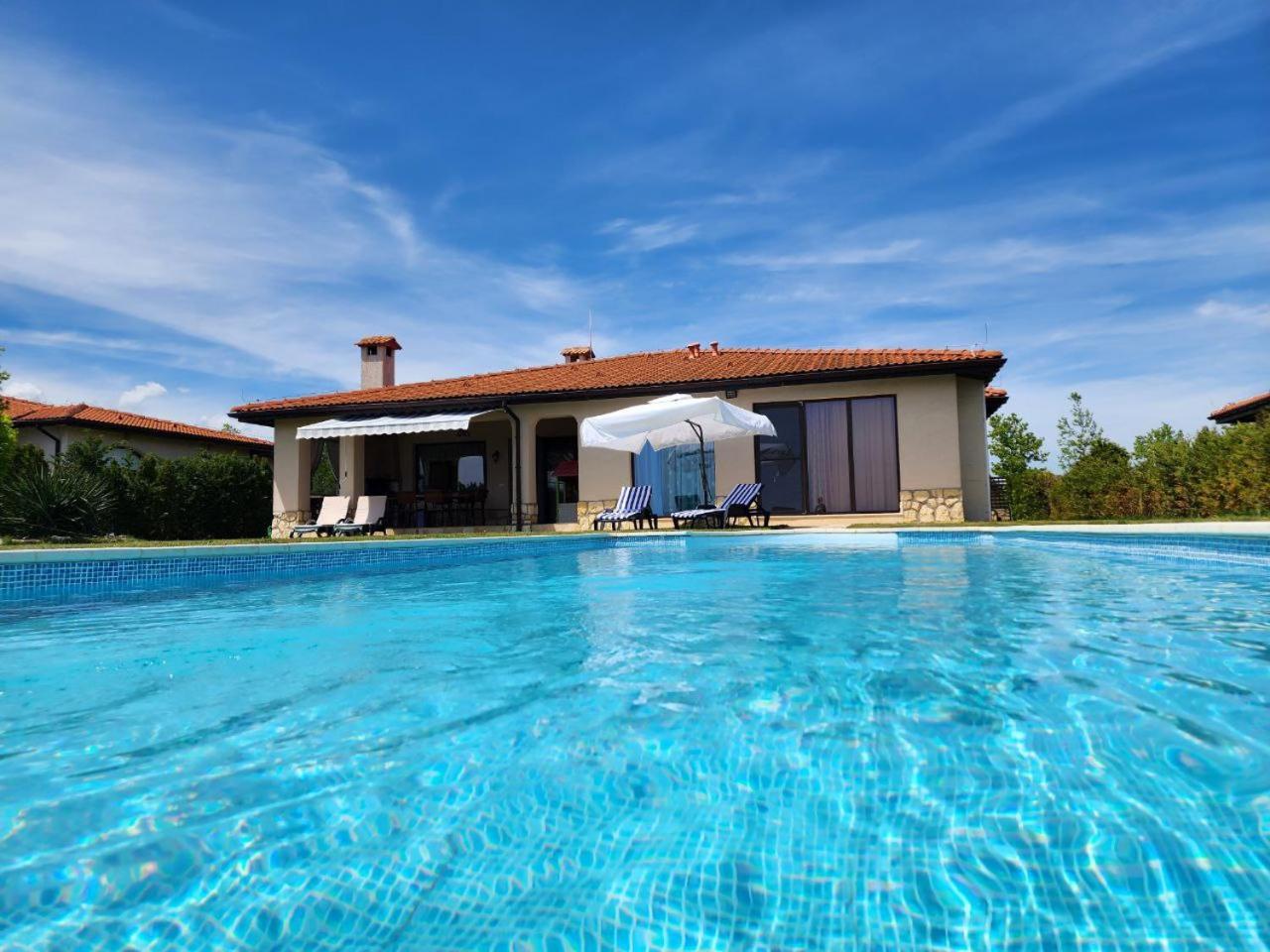 Private Villa 102 With Heated Pool In Blacksearama บัลชิค ภายนอก รูปภาพ